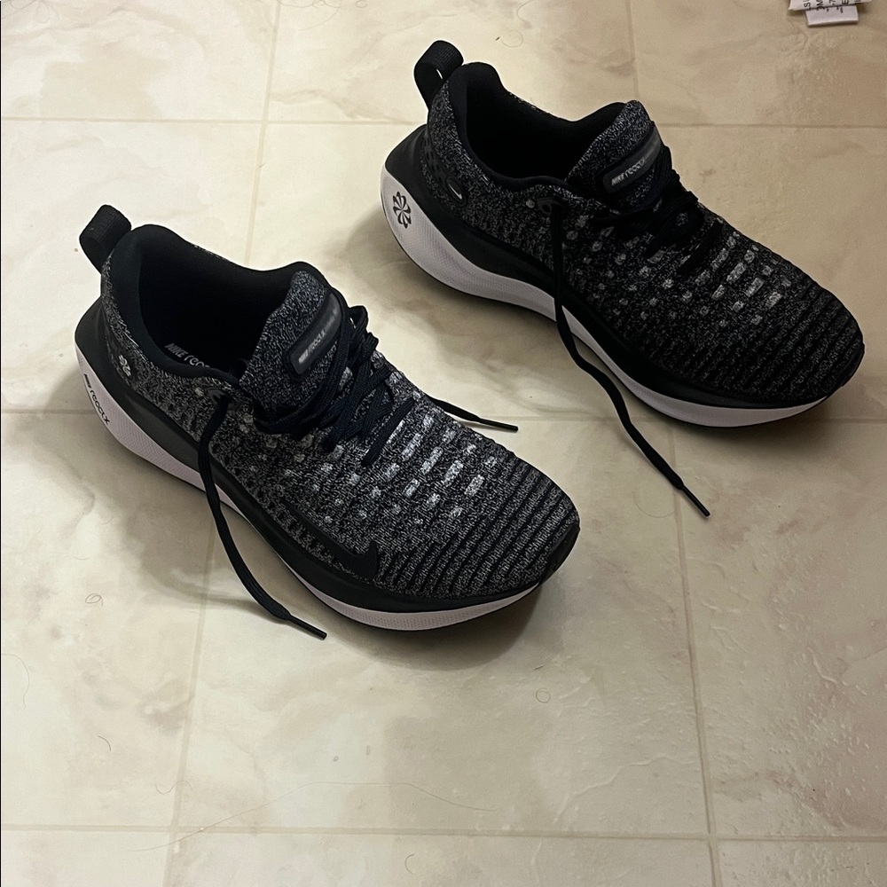 Nike Reactx Infinity Run 4 size 8